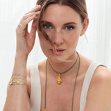 Rose med diamant på silkehalskjede, forgylt