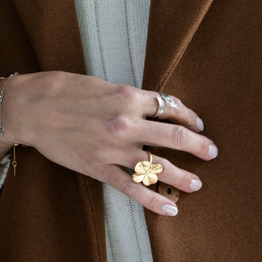 Firkløver Statement ring forgylt