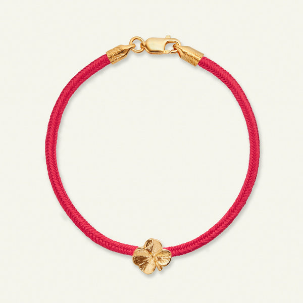 Firkløver silkearmbånd korall rød, forgylt