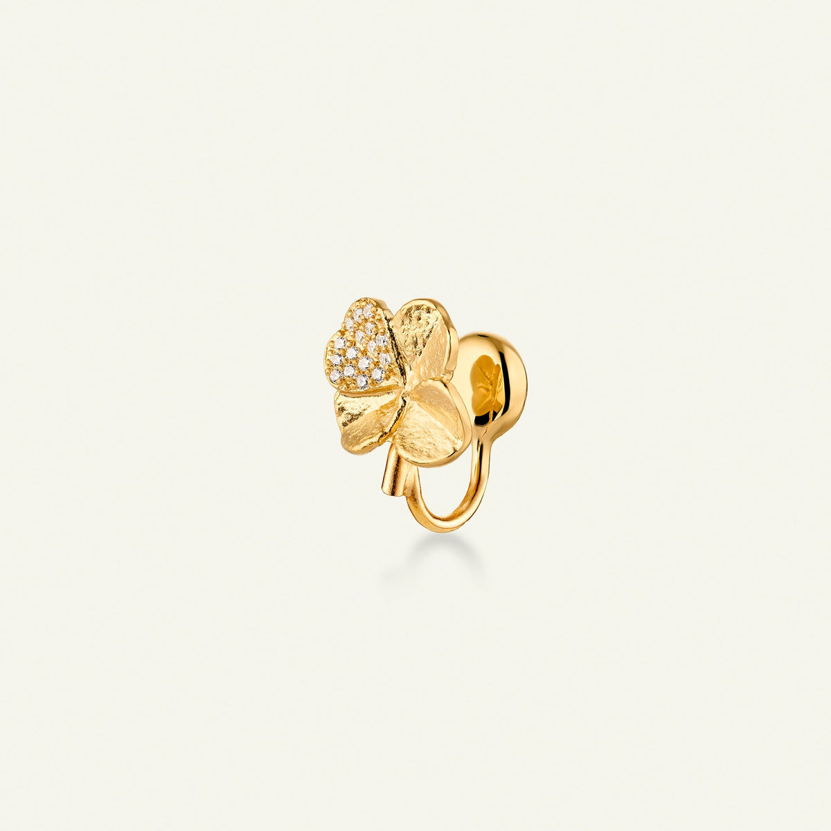 Firkløver ear cuff pavé forgylt