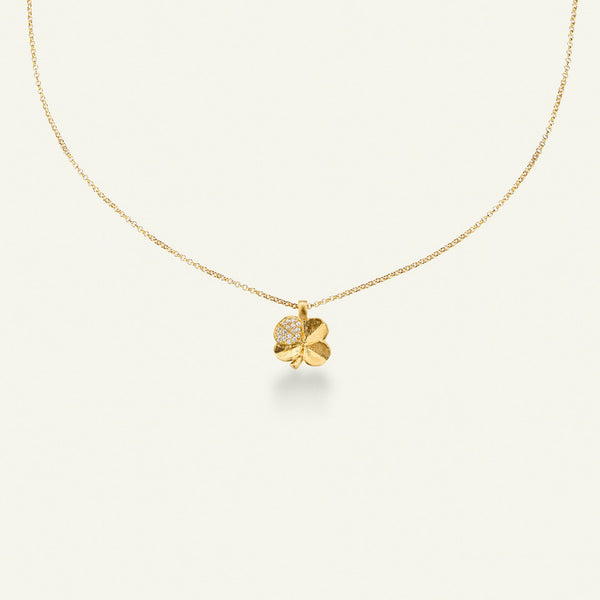 Firkløver halskjede med pavé anheng forgylt