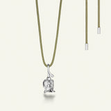 Rose med diamant på silkehalskjede, sølv