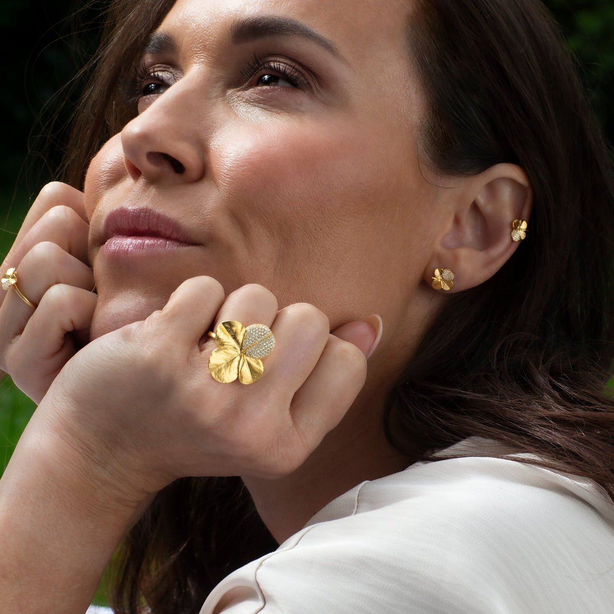 Firkløver ear cuff pavé forgylt